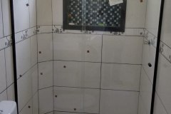 box-de-vidro-banheiro-branco-preto