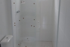 box-de-vidro-banheiro-branco
