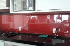 revstimento-parede-cozinha-rodabanca-vidro